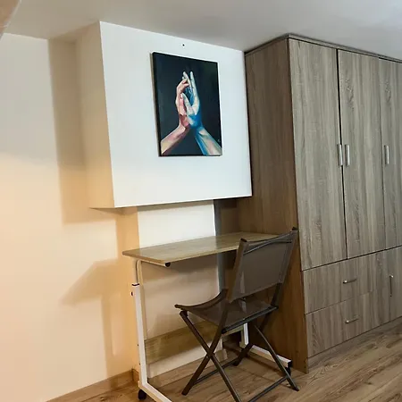 Cozy Mezonette Near City Center Near Metro Station